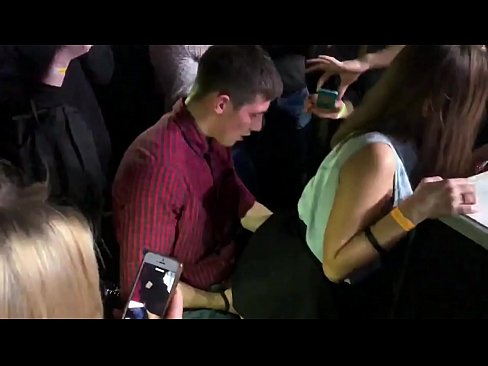 ❤️ Seks nyata di klub malam Rusia. Gadis Rusia berusia 18 tahun di anus dan vagina bercinta di klub malam ❤️❌ Porno pada kami id.com-porn-zog.ru ️❤